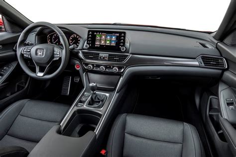 2019 Honda Accord Review Trims Specs And Price Carbuzz