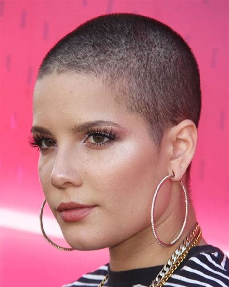 Short pixie hairstyles for fine hair over 50. Ultra Short Pixie Haircuts for Fine Hair 2018-2019 ...