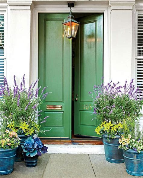 Carefully pruned trees in pots are a genuine sign of sophistication: 67 Best Front Door Flower Pots + Pretty Porch Planters ...
