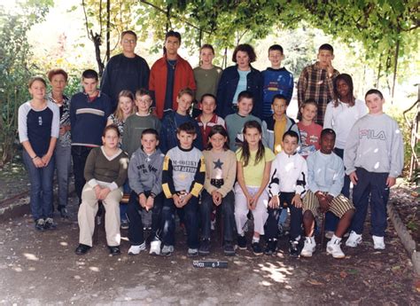 Photo De Classe Classe De 6eme Année 2002 De 2002 Collège Privé