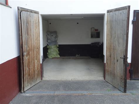 Du darfst die garage an jeden vermieten, der dir dafür recht ist. Garagen und Lagerräume zu vermieten! (11848706) aus Graz ...