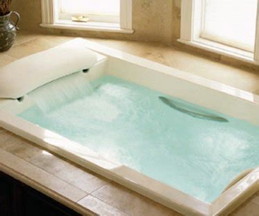 The solid color coating also looks more elegant and beautiful. Waterfall Bathtub