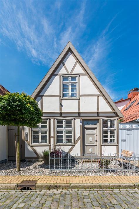 Zweifamilienhaus kaufen in rostock, mit slplatz, 215 m². *Urlauben im Kapitänshäuschen* Seebad Warnemünde ...