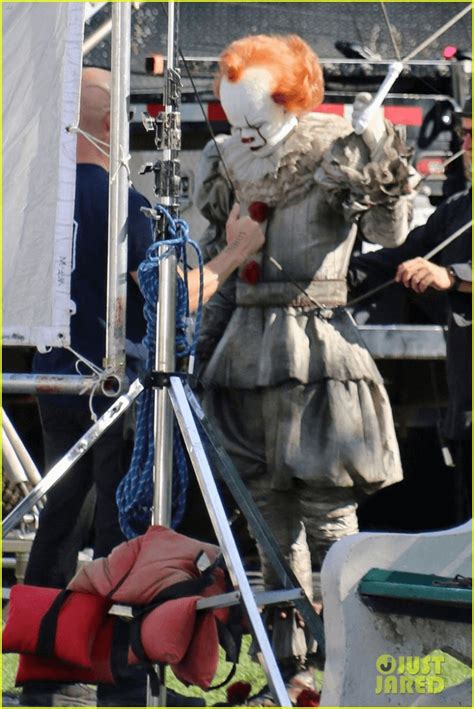 Heres Another Look At Pennywise From The Set Of It Chapter Two Dead Entertainment