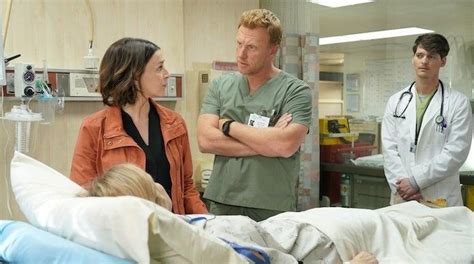 Greys Anatomy Owen Reacts To Amelias Pregnancy News And Fans Have