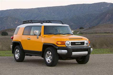 2012 Toyota Fj Cruiser Review Specs Pictures Price And Mpg