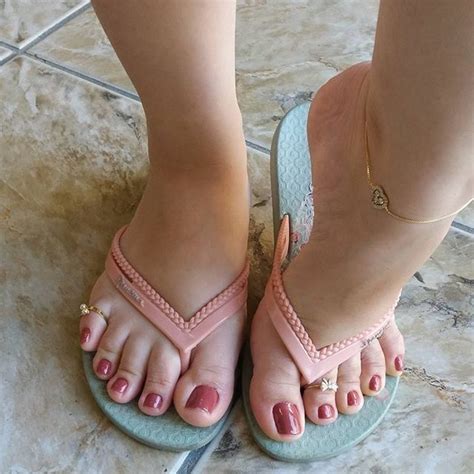 Delicious Female Feet — Aw Summer Womens Feet Sexy Feet Gorgeous Feet
