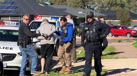 Trio Arrested After High Speed Chase Through Adelaides Suburbs In Stolen Cars Police Say Abc