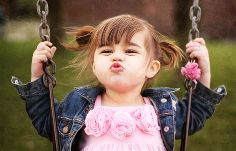 Cute Baby Baby Girl Cute Smileing Flying Kiss 3271 Hd Wallpapers