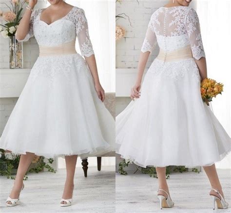 Vintage Tea Length Plus Size Wedding Dresses A Line Lace Appliques Half