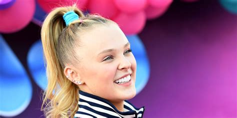 The Masked Singers Jojo Siwa Ditches Ponytail For Pixie Cut