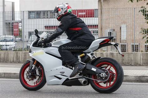 Do you agree or think i'm a crazy? Ducati Upgrade Panigale 899 Menjadi 959