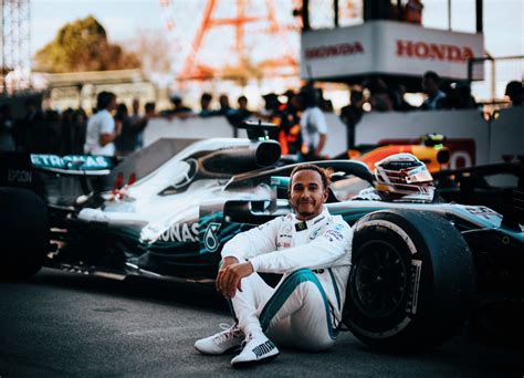 Mercedes AMG S Lewis Hamilton Wins Eventful Formula Japanese Grand Prix