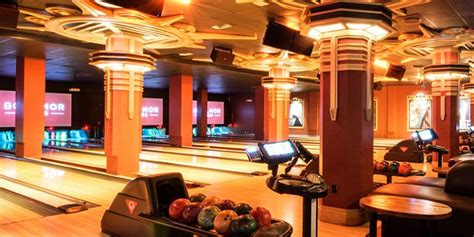 8 Best Bowling Alleys In Nyc For 2018 New York City Bowling Alleys