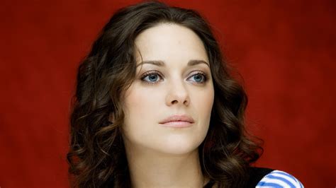 Download Actress French Celebrity Marion Cotillard Hd Wallpaper