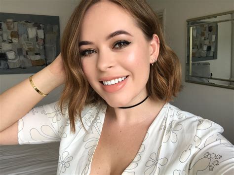Tanya Burr All Body Measurements Including Boobs Waist Hips And