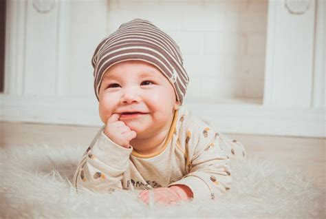 Fakta Seputar Senyum Bayi