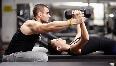 10 Ways To Score A Date At The Gym Without Looking Like A Total Creep