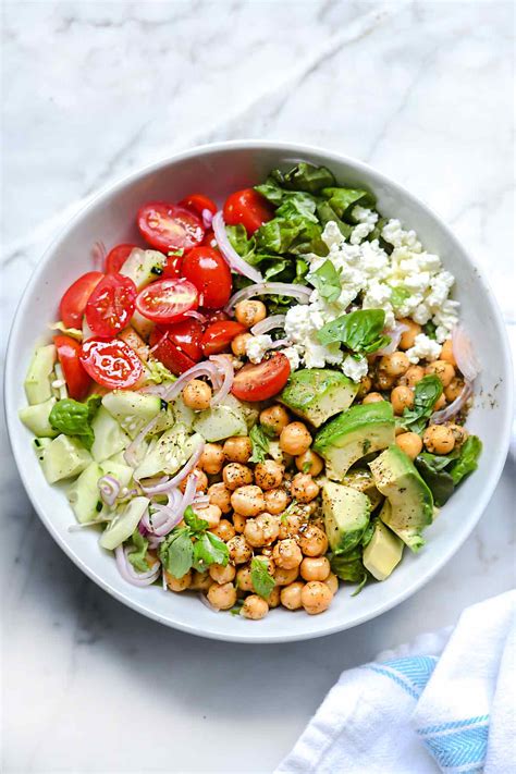 Crunchy Green Salad With Dilly Chickpeas And Avocado