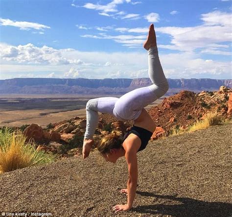 Woman Does Yoga Completely Naked In Instagram Photos Daily Mail Online
