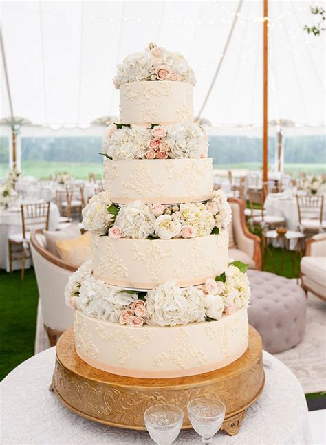 While navigating weather patterns this time of year can be a challenge, there wedding cake ideas for winter. Inspired By This 16 Vibrant & Unique Summer Wedding Cakes