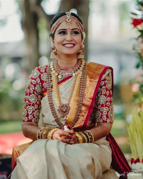 Download Indian Bride Sitting And Smiling Picture