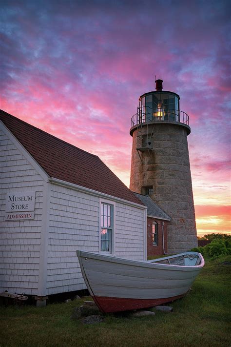 Sunrise Over Monhegan Lighthouse Photograph By Darylann Leonard