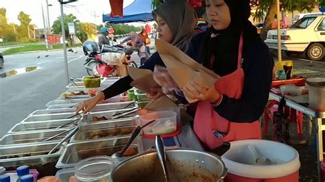 Makanan ini dikenali sabagai menu sarapan pagi di negeri pantai timur seperti terengganu dan kelantan. Port Gerai Sarapan Pagi "Take Away'"Popular di Kuala ...