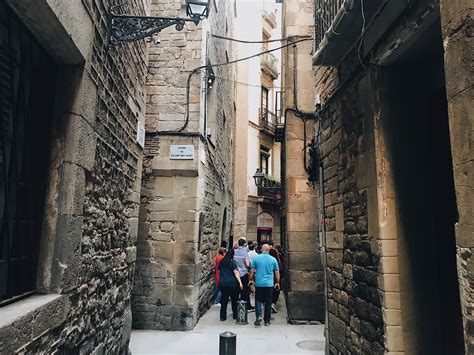 10 Amazing Things To Do In The Gothic Quarter Barcelona Earths
