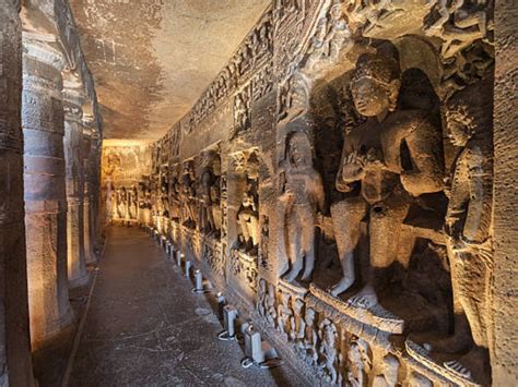 The Magnificient Caves Of Ajanta Astitwam