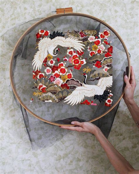 秋に眺めたい刺繍には、ひと針ひと針に思いが込められている。 Tabi Labo Japanese Embroidery