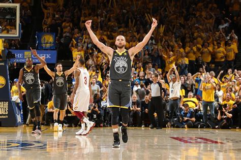 Curry Sinks Nba Finals Record 9 3 Pointers In Warriors Romp Shine News