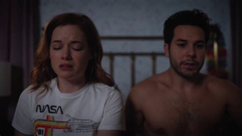 Auscaps Skylar Astin Shirtless In Zoey S Extraordinary Playlist