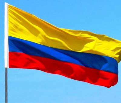 La bandera tiene tres bandas horizontales que son de color. Bandera Colombia