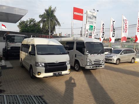 SEWA ELF MICROBUS WISATA: Sewa Mobil Elf Bus Hiace Bandara Halim