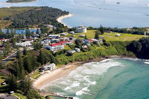 The first european to visit the area was matthew flinders, who stopped by in yamba bay for six days in july 1799. aeriel1245 - Pacific Hotel Yamba