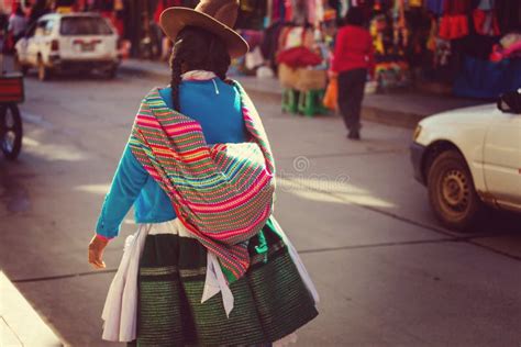 Gente Peruana Foto Editorial Imagen De Tradicional Pobreza 98560996
