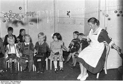 Dateibundesarchiv Bild 194 0863 25 Kindergarten Spiele Wikipedia