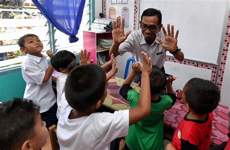 Suka Duka Guru Pendidikan Khas Disayangi Murid Utusan Borneo Online