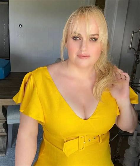 Rebel Wilson Shows Her Slim Figure And Shows Off Her Curves