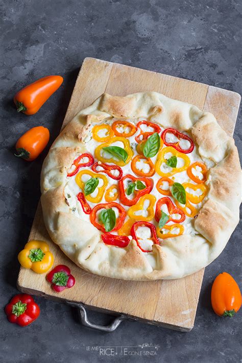 Lavateli, eliminate il picciolo verde e i semini interni e tagliateli a striscioline o a pezzetti più o meno della stessa grandezza. Torta salata peperoni e ricotta al basilico Le mie ricette ...