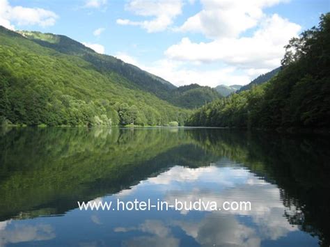 Biogradsko jezero odumire, nada položena u kišu i sneg. Biogradska Gora