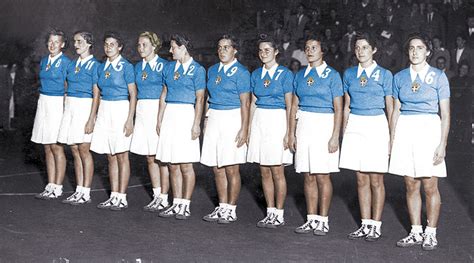 In archivio la prima giornata della coppa italiana u18. Basket femminile, una mostra celebra l'Italia campione d ...