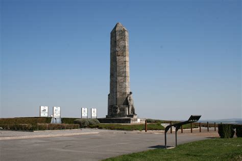 Monument aux Basques et Mémorial aux Rugbymen 14 18 Site officiel de