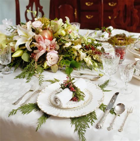 Apr 22, 2021 · during the last months of the gardening year, the color palette is more limited than in spring and summer, so texture becomes key. 33 Extravagant Floral Arrangements for Your Dining Table