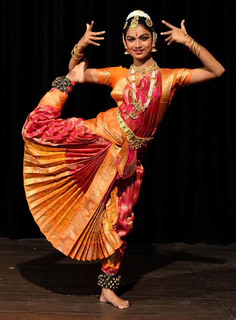 Bharatanatyam Indian Classical Dance Form Indian Classical Dance Bharatanatyam Indian Dance