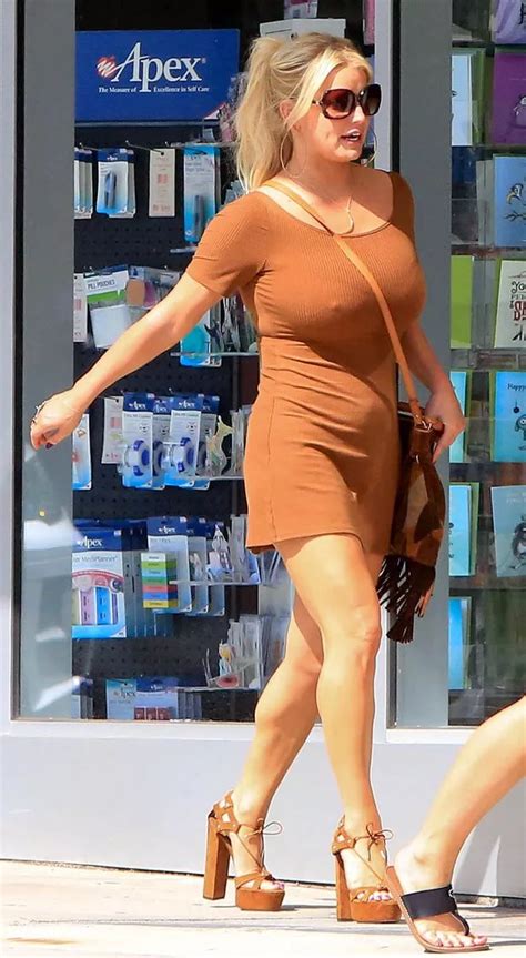 Jessica Simpson Goes Braless In Skintight Dress After Drunk Tv