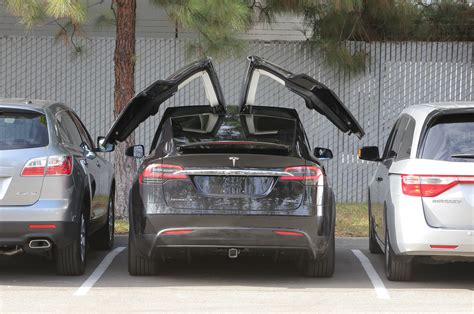 2016 Tesla Model X Debuts With 257 Mile Range Falcon Doors