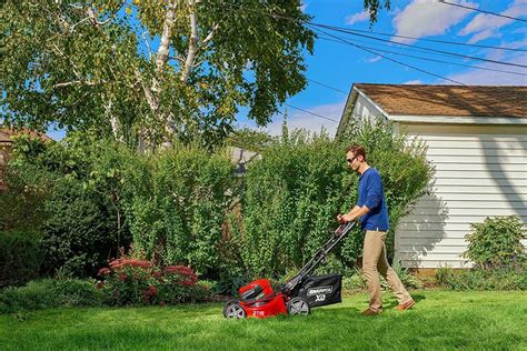 The Best Self Propelled Lawn Mowers Of 2023 Picks From Bob Vila