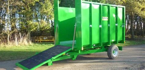 horse muck  manure trailers  agricultural spares